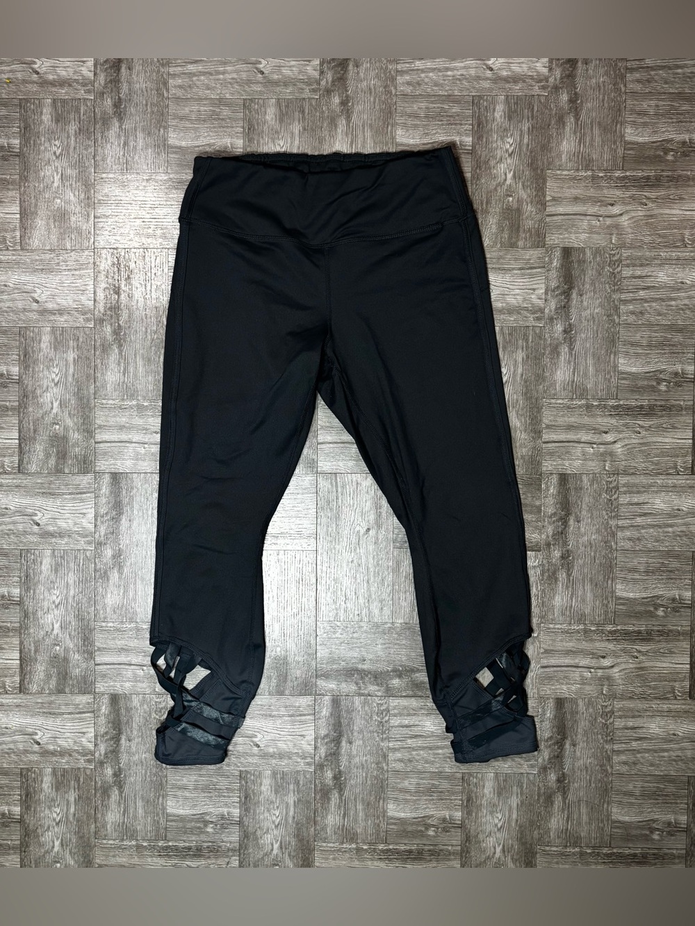 Women’s Active Life Cutout Ankle Gray Capri Leggings Lattice Size Large